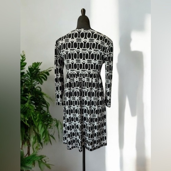 Michael Kors Elegant Black and White Patterned Dress XS - Picture 2 of 3